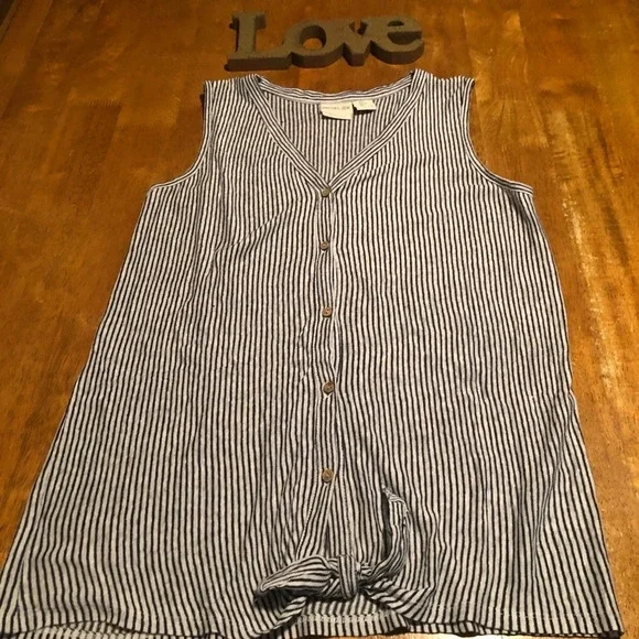 Rachel Zoe button down linen top, tie front - Picture 3 of 17